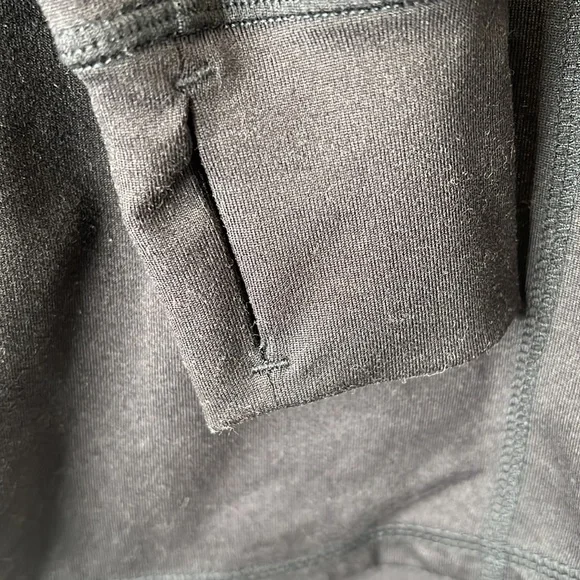 Old Navy Women’s Active Semi-Fitted 1/4 Zip Black Jacket. Size XS - Picture 8 of 8